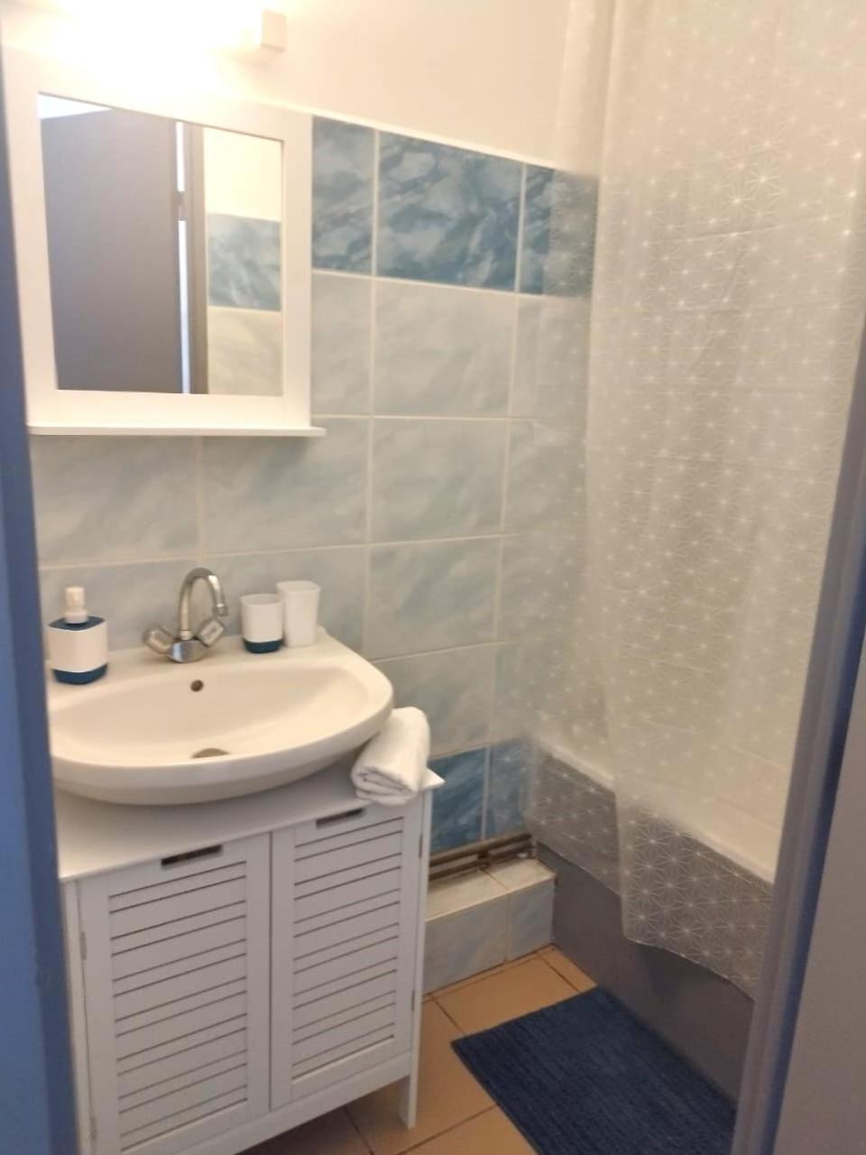 סיינט דניס Comme Chez Soi - Studio Tout Equipe - By Sister Home מראה חיצוני תמונה